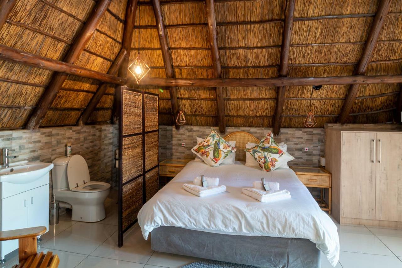 Lala Dene Lodge Bloemfontein Buitenkant foto