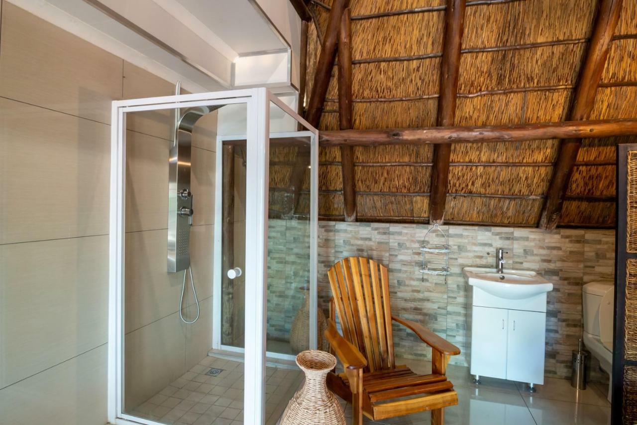 Lala Dene Lodge Bloemfontein Buitenkant foto